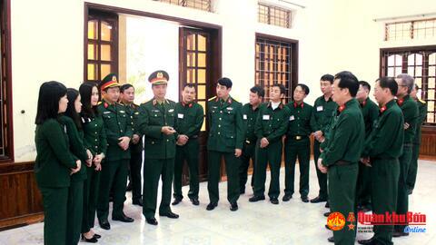 Bộ Tư lệnh Quân khu 4 thăm, động viên học viên Lớp bồi dưỡng kiến thức Quốc phòng và An ninh đối tượng 2