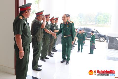 Trung tướng Trần Võ Dũng, Chính ủy Quân khu 4 thăm, chúc Tết Bun Pi May tại tỉnh Viêng Chăn (Lào)