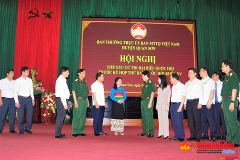 Đại tướng Lương Cường tiếp xúc cử tri huyện Quan Sơn, tỉnh Thanh Hóa