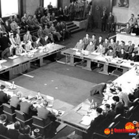 Chiến dịch Điện Biên Phủ: Ngày 4-5-1954, địch bàn cách mở “con đường máu” tháo chạy